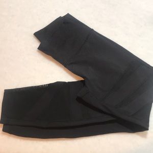 Lululemon pants size 6 mesh inserts